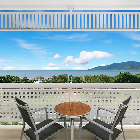 Cairns Luxury Seafront Apartment-2