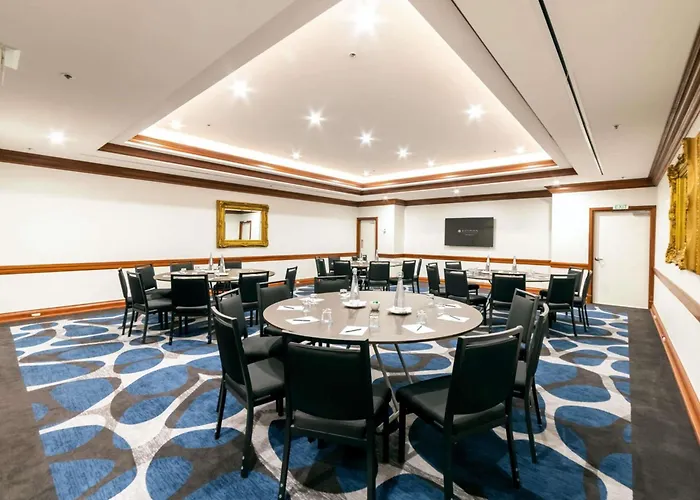 Pullman Cairns International